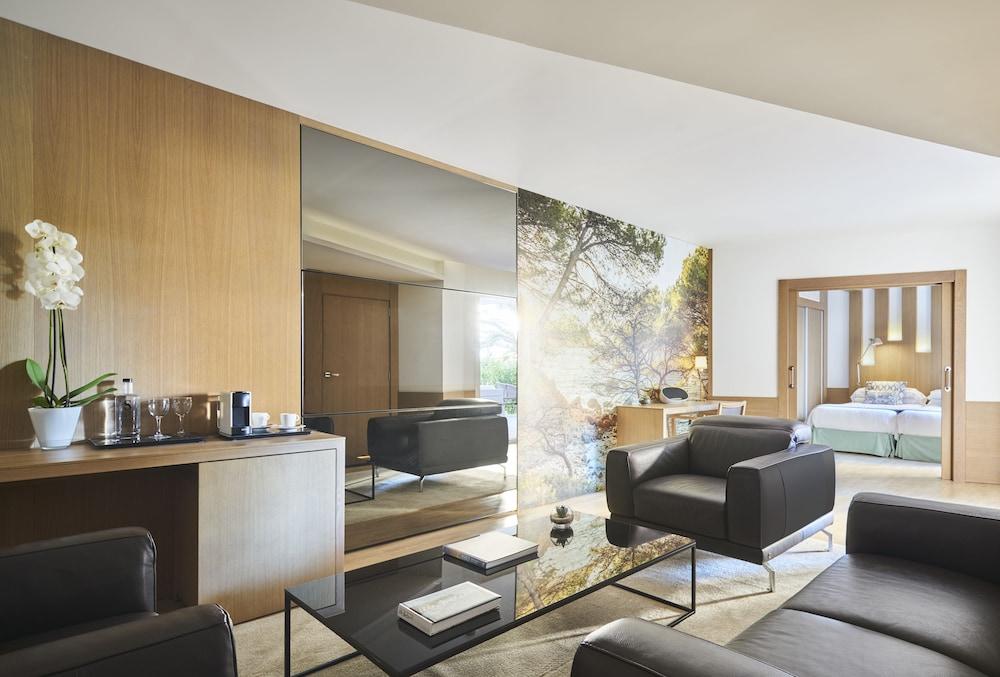 Pure Salt Garonda - Adults Only Hotel Playa de Palma  Ngoại thất bức ảnh A suite at the Mandarin Oriental, Munich