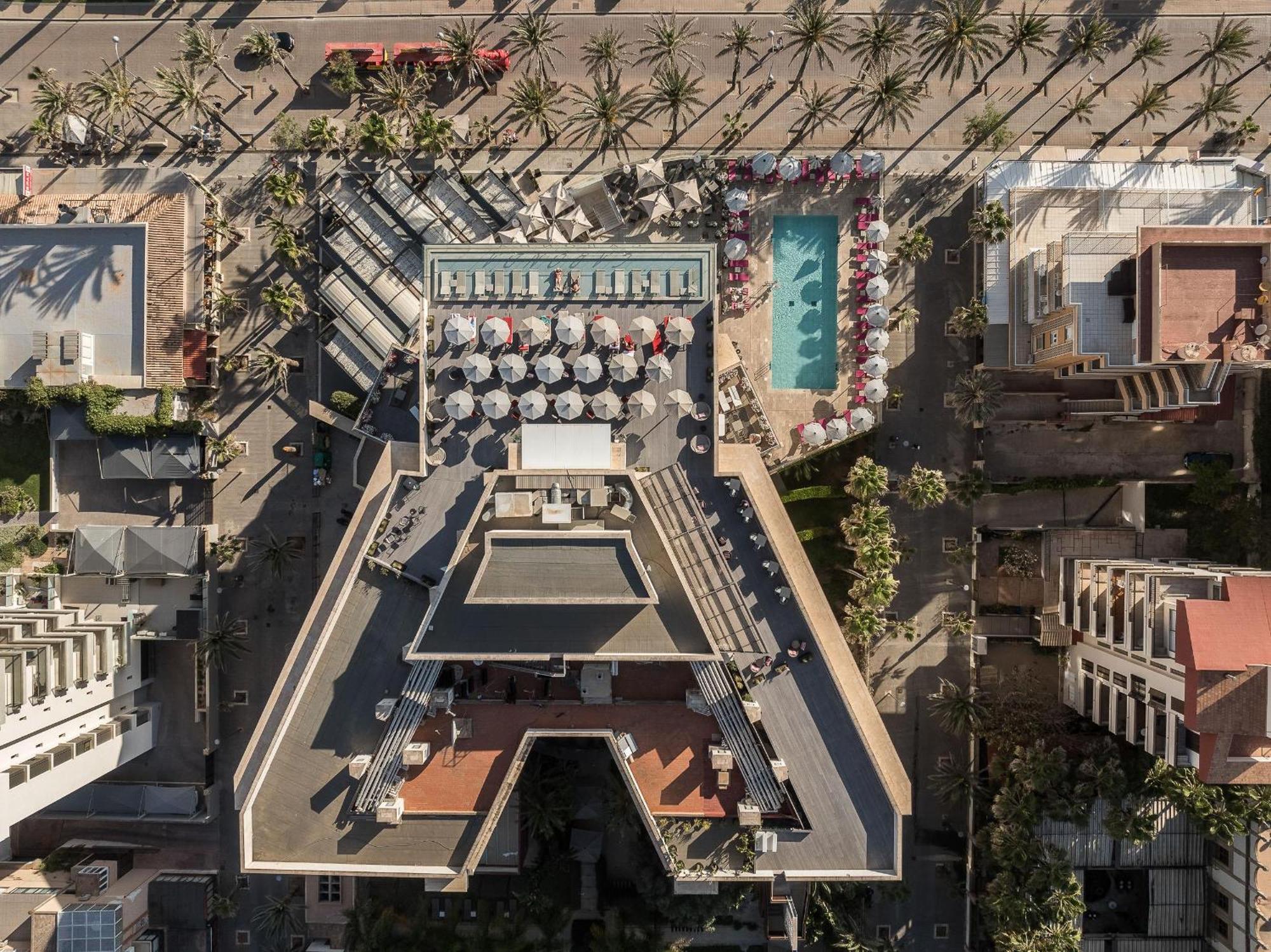Pure Salt Garonda - Adults Only Hotel Playa de Palma  Ngoại thất bức ảnh The rooftop pool at the W Hollywood